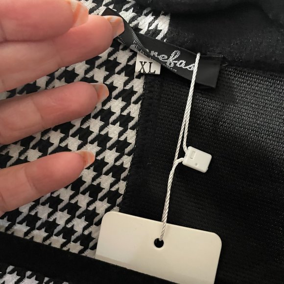 Black & White Houndstooth Blazer - Picture 4 of 8